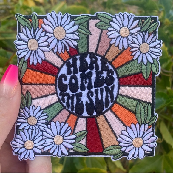 “Here Comes The Sun” Embroidery Iron On Patch,Floral Positive Quotes - Picture 4 of 4